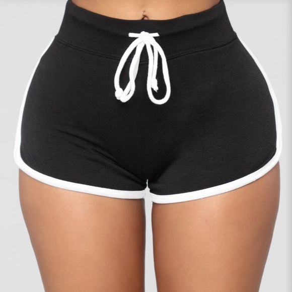 Fashion Nova Pants - Dolphin shorts